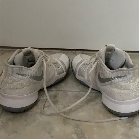 KYRIE IRVING Boys Sneakers - Picture 3 of 4